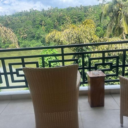 Kandy Rivers Edge Nature Resort Exteriér fotografie