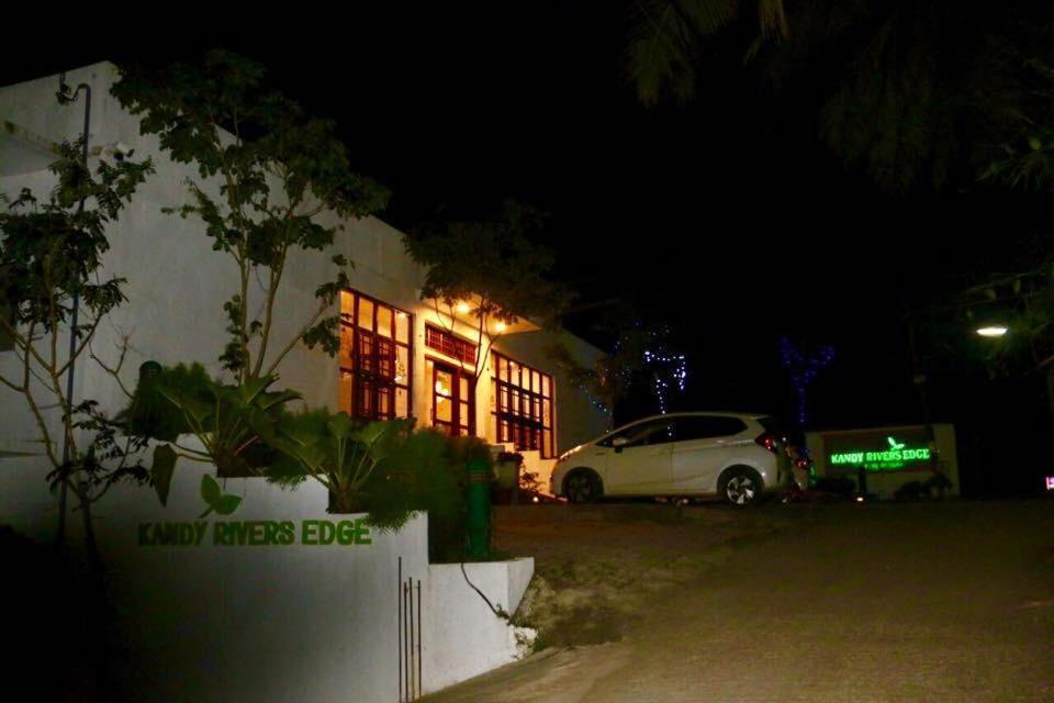Kandy Rivers Edge Nature Resort Exteriér fotografie