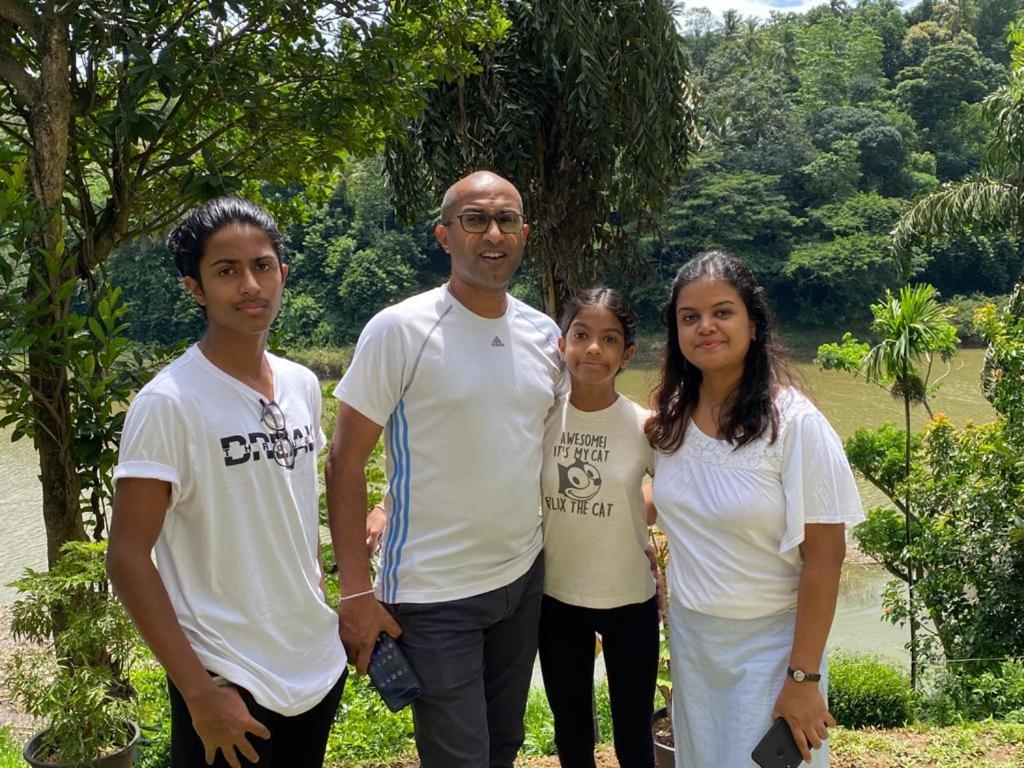 Kandy Rivers Edge Nature Resort Exteriér fotografie