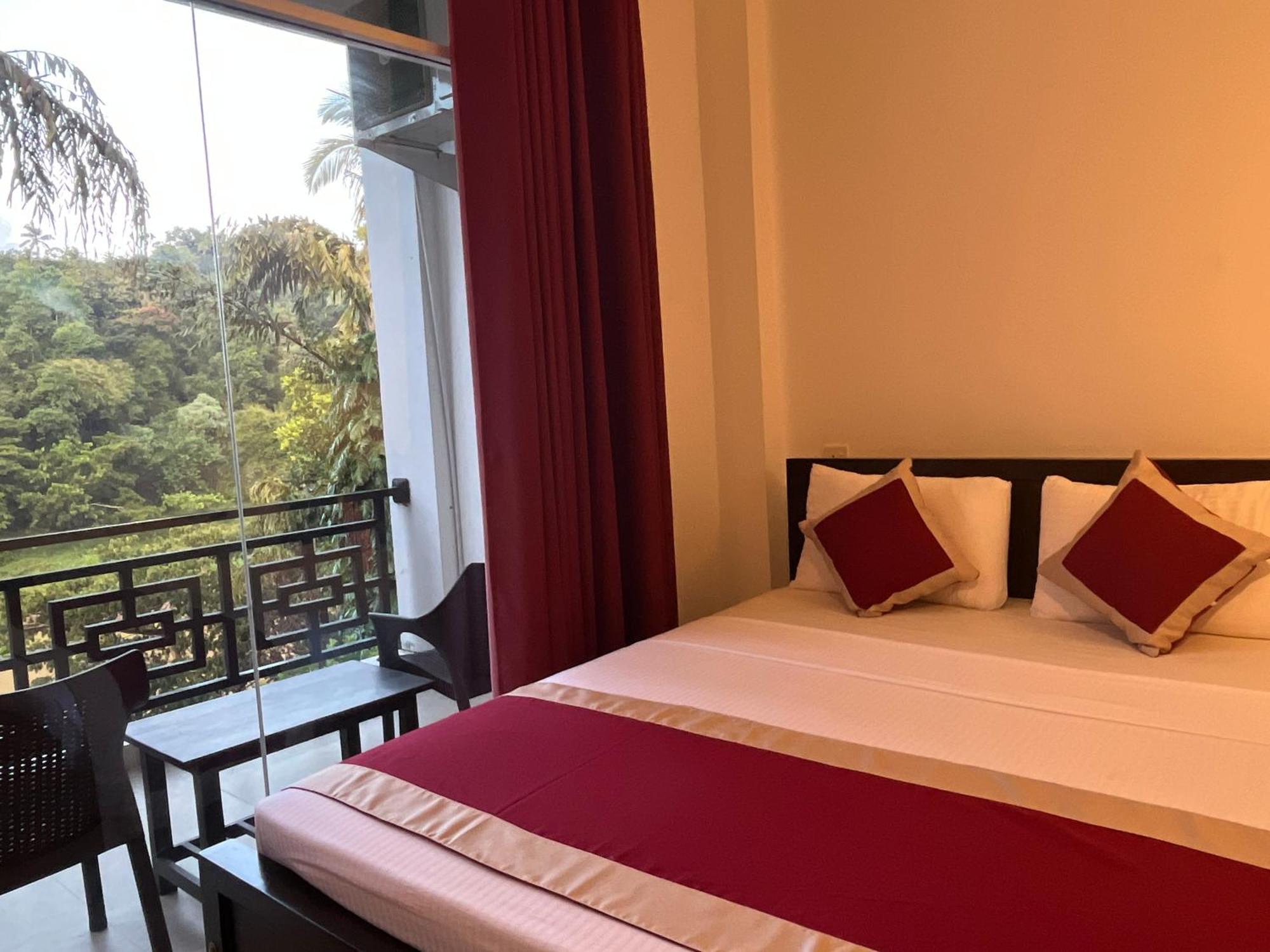 Kandy Rivers Edge Nature Resort Exteriér fotografie