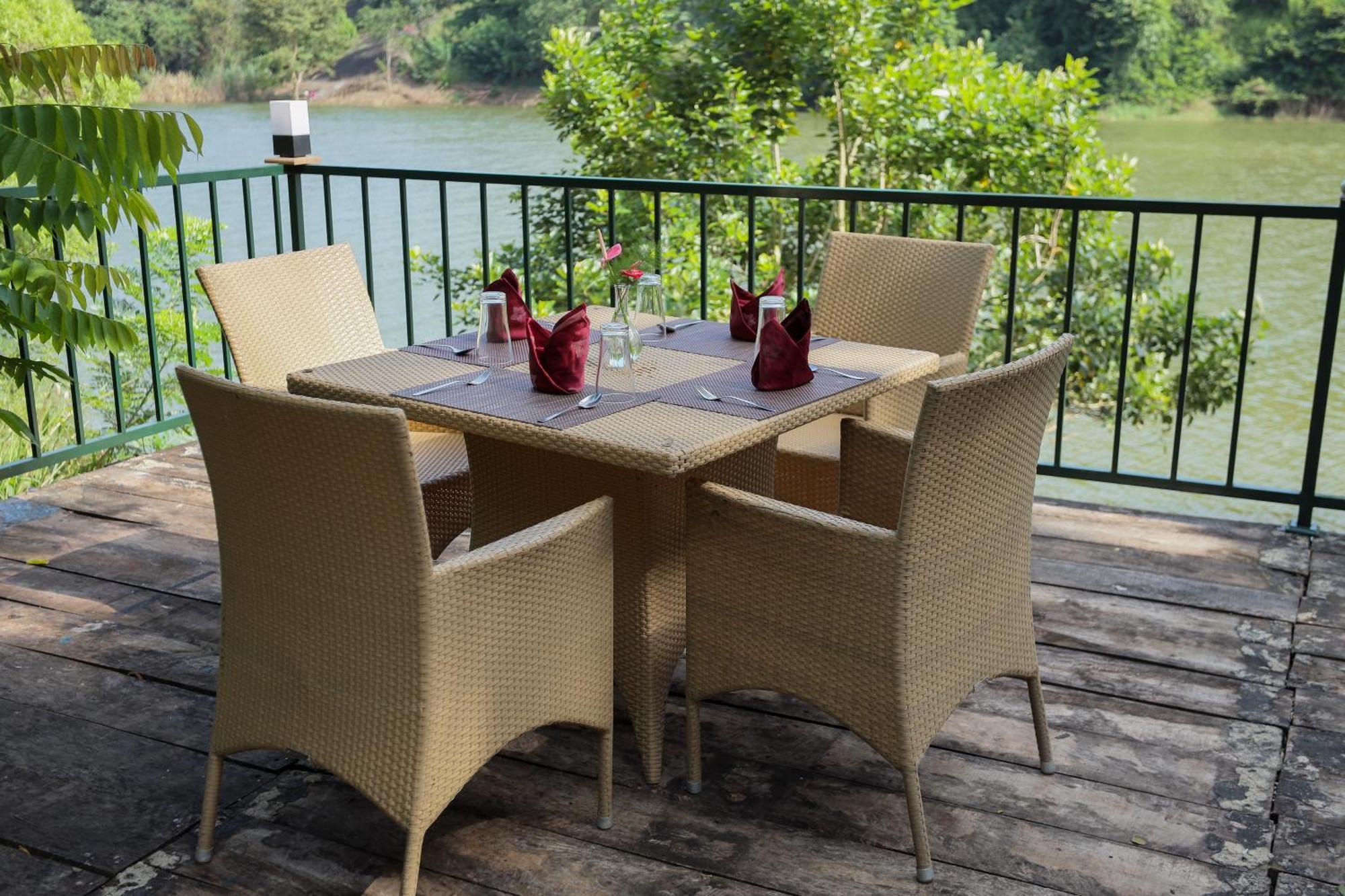 Kandy Rivers Edge Nature Resort Exteriér fotografie